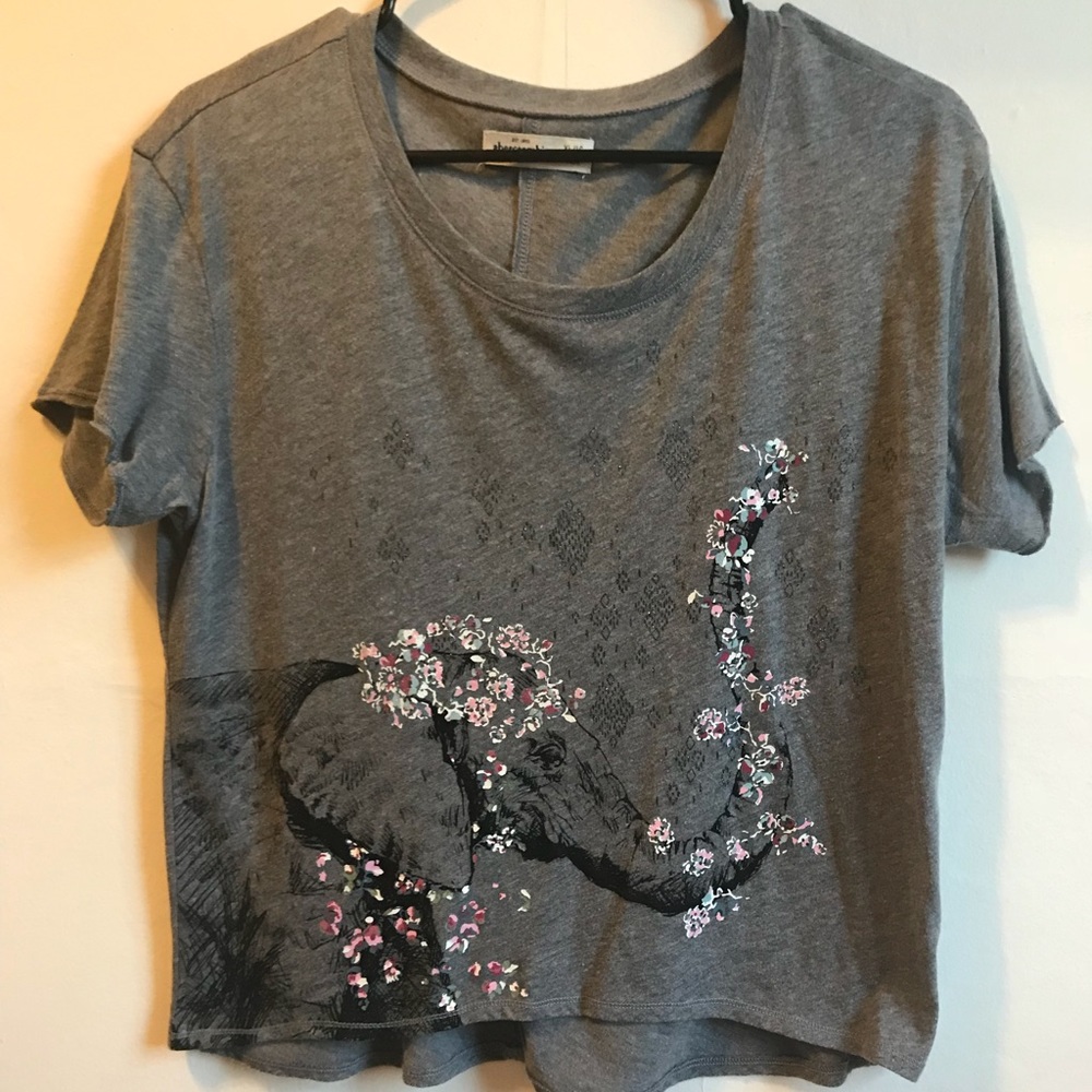 Elephant graphic tee